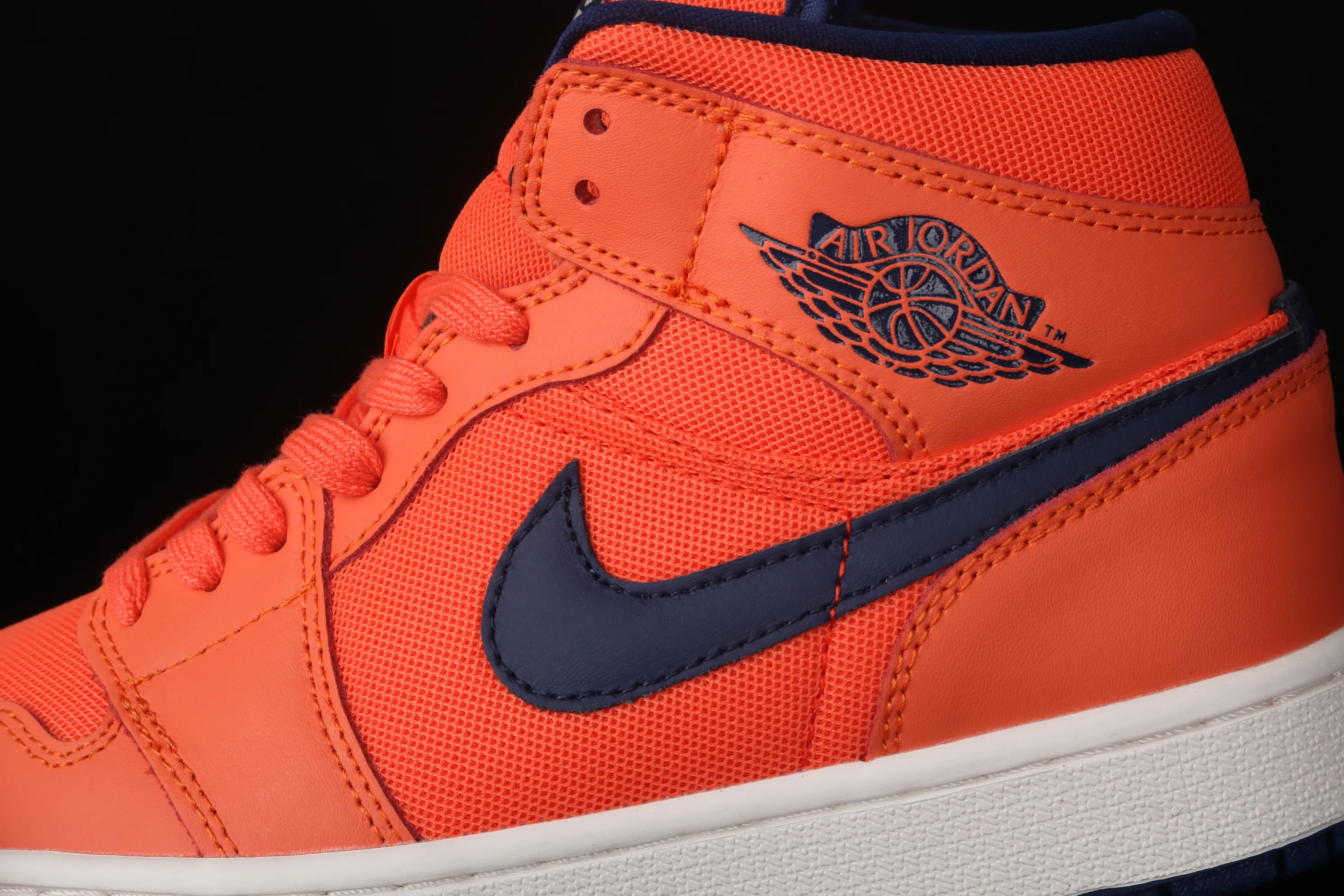 All categories Air Jordan Jordan series basketball shoes Air Jordan 1 Mid Air Jordan 1 Mid AJ1 Joe 1 Zhongbang blue and orange basketball shoes CD7240-801